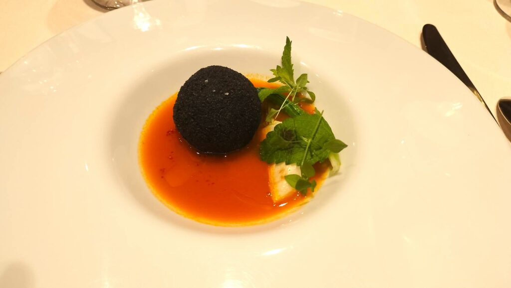 つぶ貝のクロメスキ ブイヤベースと共に