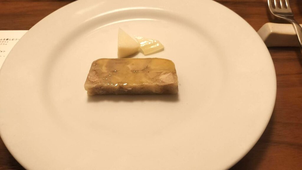 ハラミ肉とスネ肉とアキレス腱のゼリー寄せ