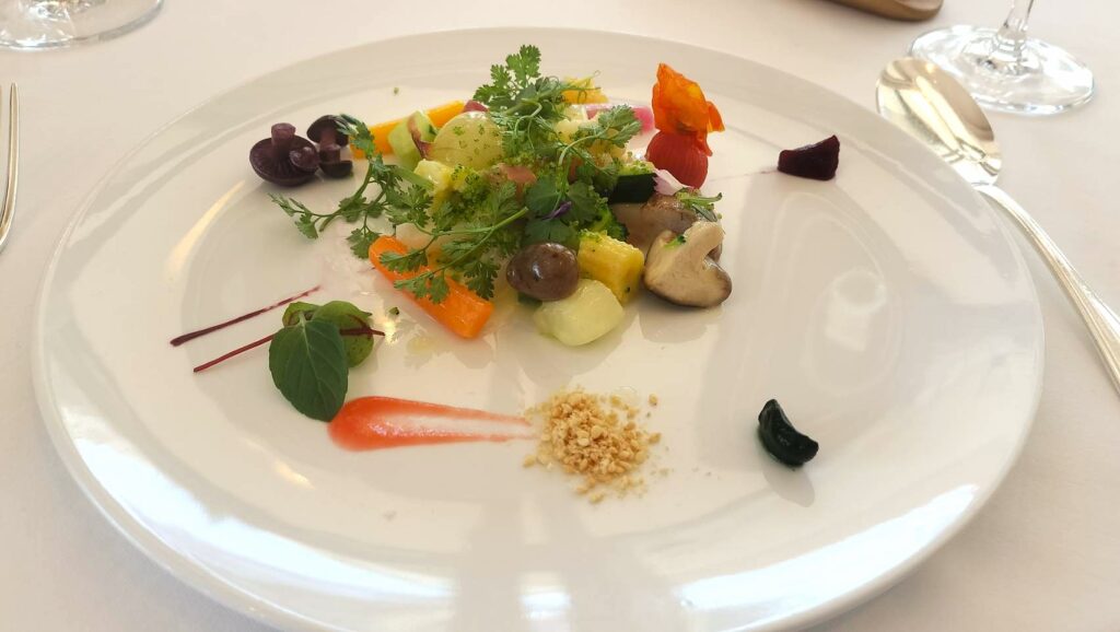 20数種類の野菜のサラダ