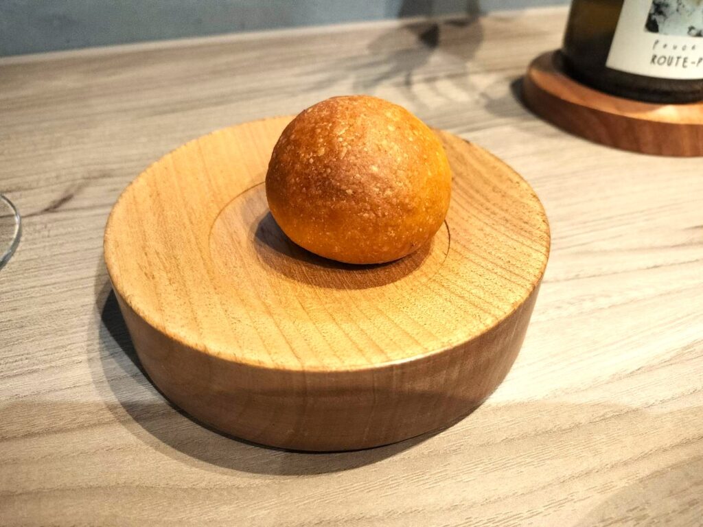 付け合わせのパン