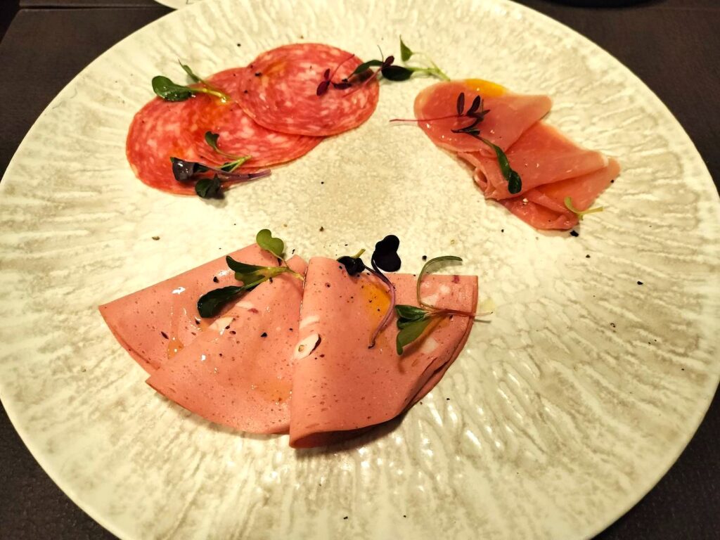 HOUSE.H（ハウスエイチ）ハム盛り合わせ（1,600円）