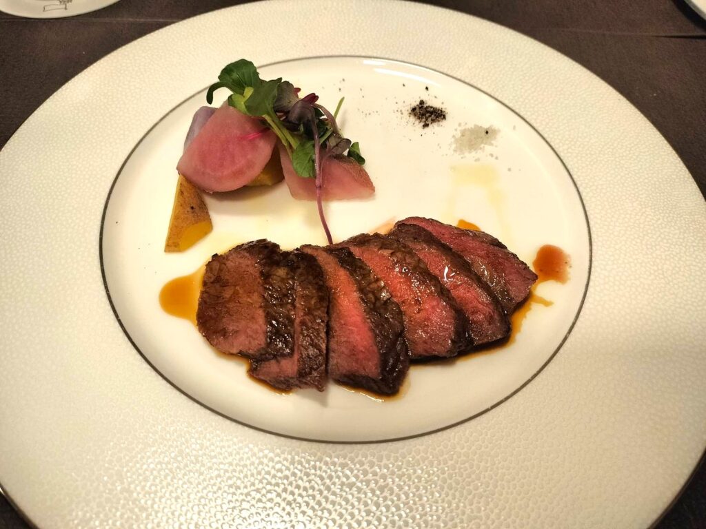 HOUSE.H（ハウスエイチ）北海道産牛のロースト マディラソース（2,800円）