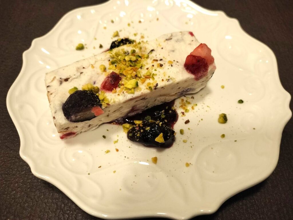 HOUSE.H（ハウスエイチ）ハスカップとベリーのカッサータ（750円）