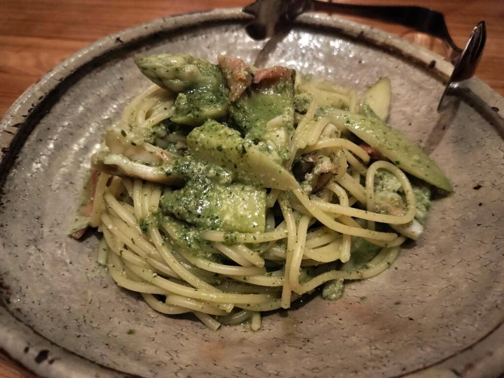 ホッキ貝とホワイトアスパラのジェノベーゼ（1,750円）