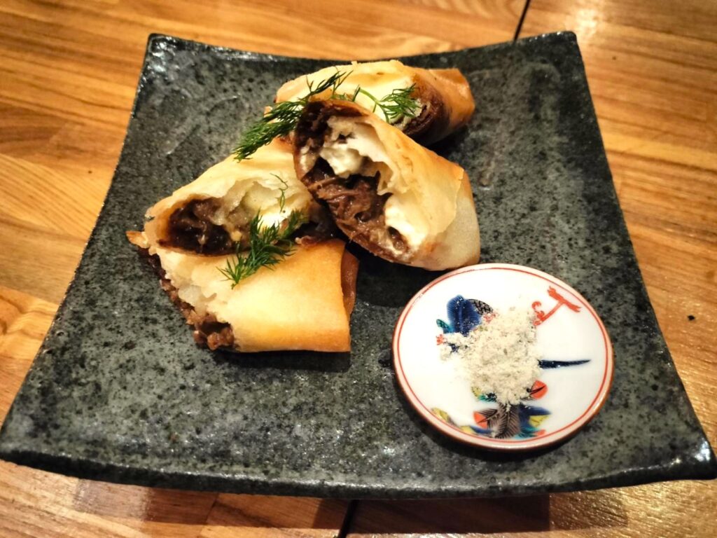 アスパラとクリームチーズと牛肉の春巻 フェンネル塩